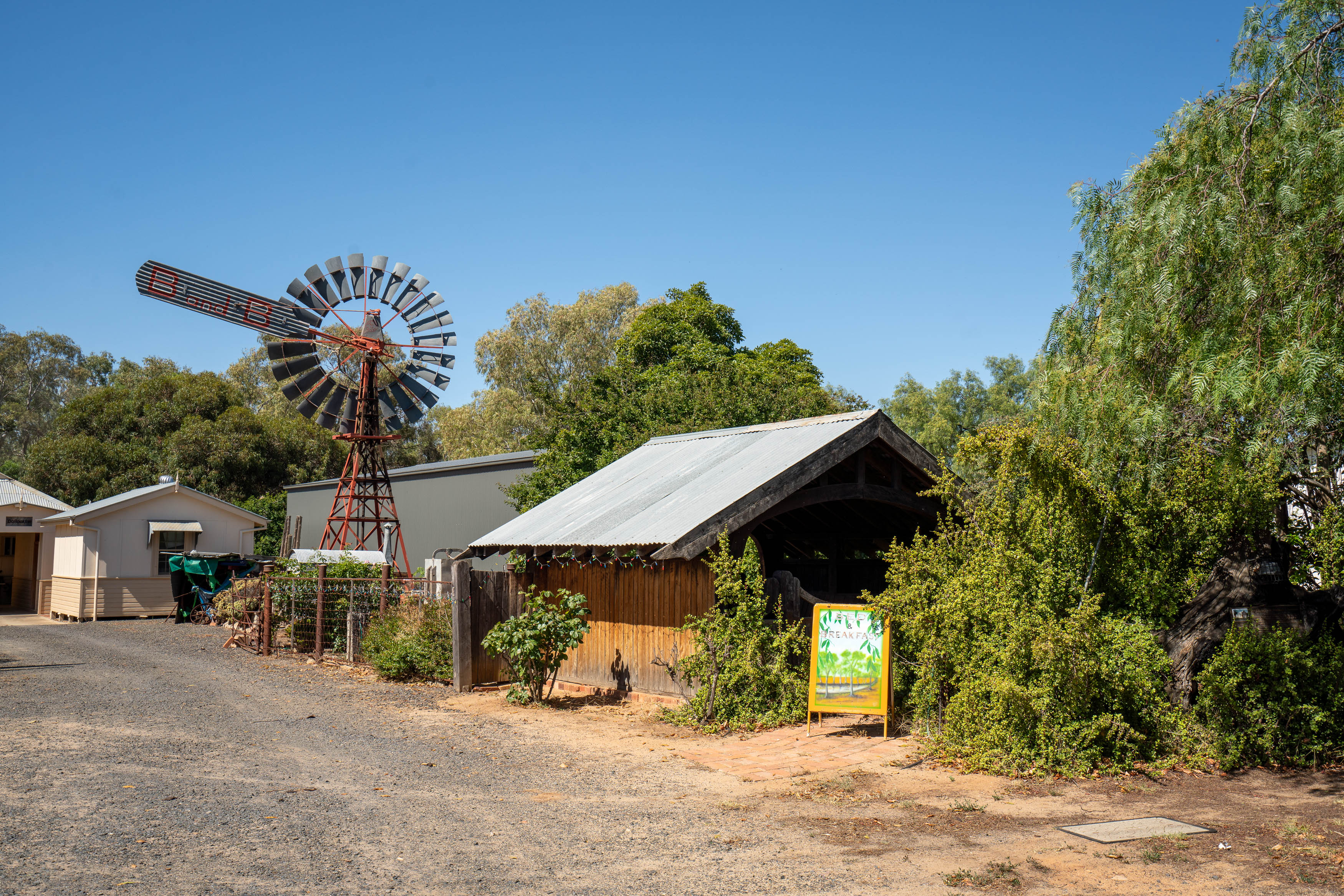 Windmill and entrance to Do Book Inn